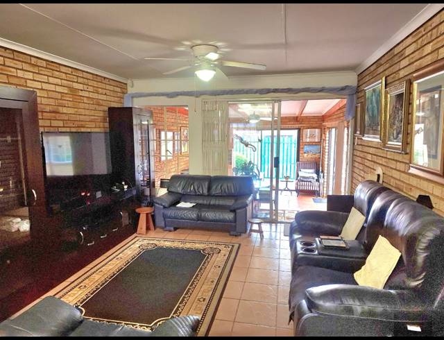 3 BEDROOM SECTIONAL TITLE FOR SALE IN NOORDHEUWEL